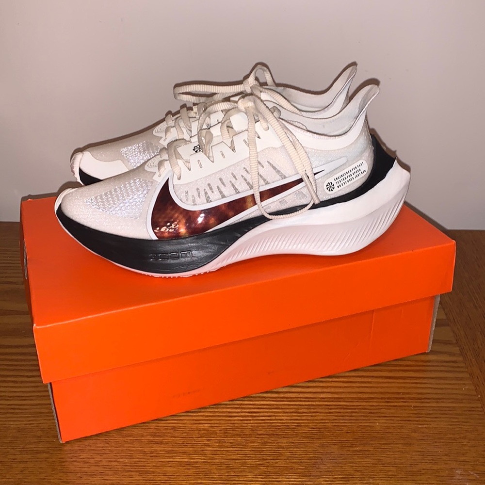 Women’s Nike Zoom Gravity CU4824 100